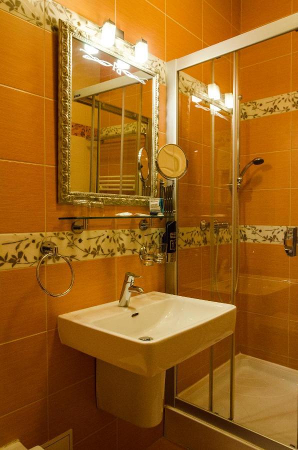 Hotel Rokoko Kösice Dış mekan fotoğraf