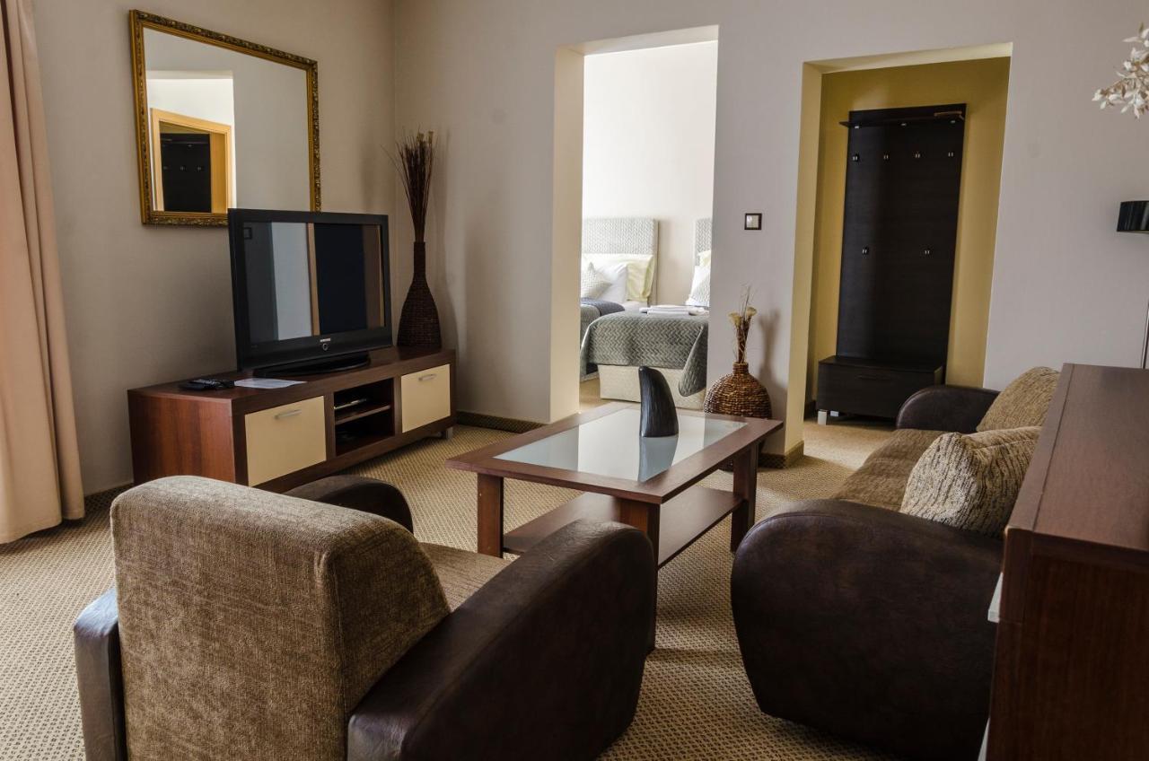 Hotel Rokoko Kösice Dış mekan fotoğraf